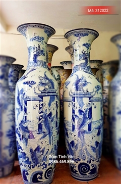 Lọ lục bình hoa văn xanh lam cổ, hoa văn vẽ tay tinh xảo, cảnh cá chép vượt vũ môn-Chiều cao 1,6m (+ 15 cm chân đế = 1,75m) Gốm sứ Bát Tràng-Gốm Tinh Vân - Mã sp 312022
