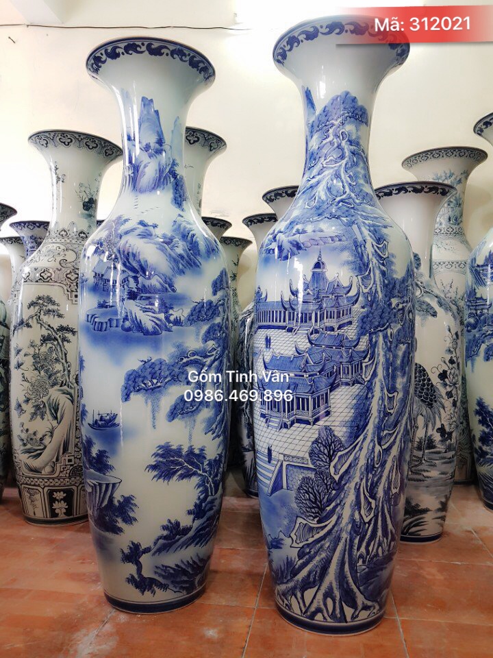 Lọ lục bình lộc bình men lam vẽ tay cảnh sơn thủy hữu tình, vẽ kỹ, cao cấp, Mã 312021, cao 1,6m (1,75m cả chân đế),Gốm sứ Bát Tràng-Tinh Vân cao cấp