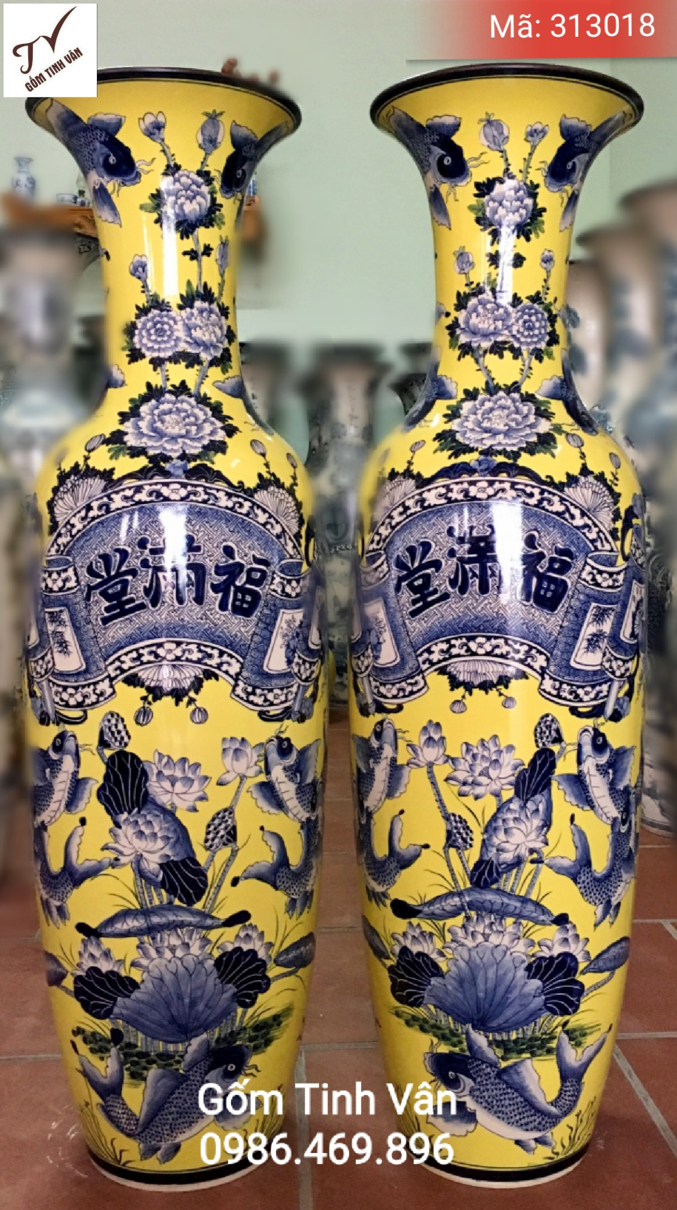 Lọ lục bình (lộc bình) phúc mãn đường men vàng, hoa văn vẽ kỹ cảnh cá chép hoa sen, cao 1.75m cả chân đế, mã 313018, gốm sứ Bát Tràng-Tinh Vân cao cấp