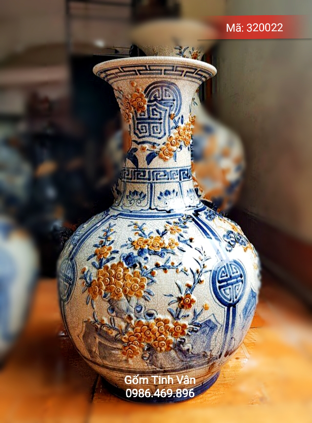 Lọ độc bình dáng tỏi đắp nổi tay cảnh tứ quý tùng trúc cúc mai, cao 58 cm, Mã 320022, GỐM SỨ BÁT TRÀNG TINH VÂN