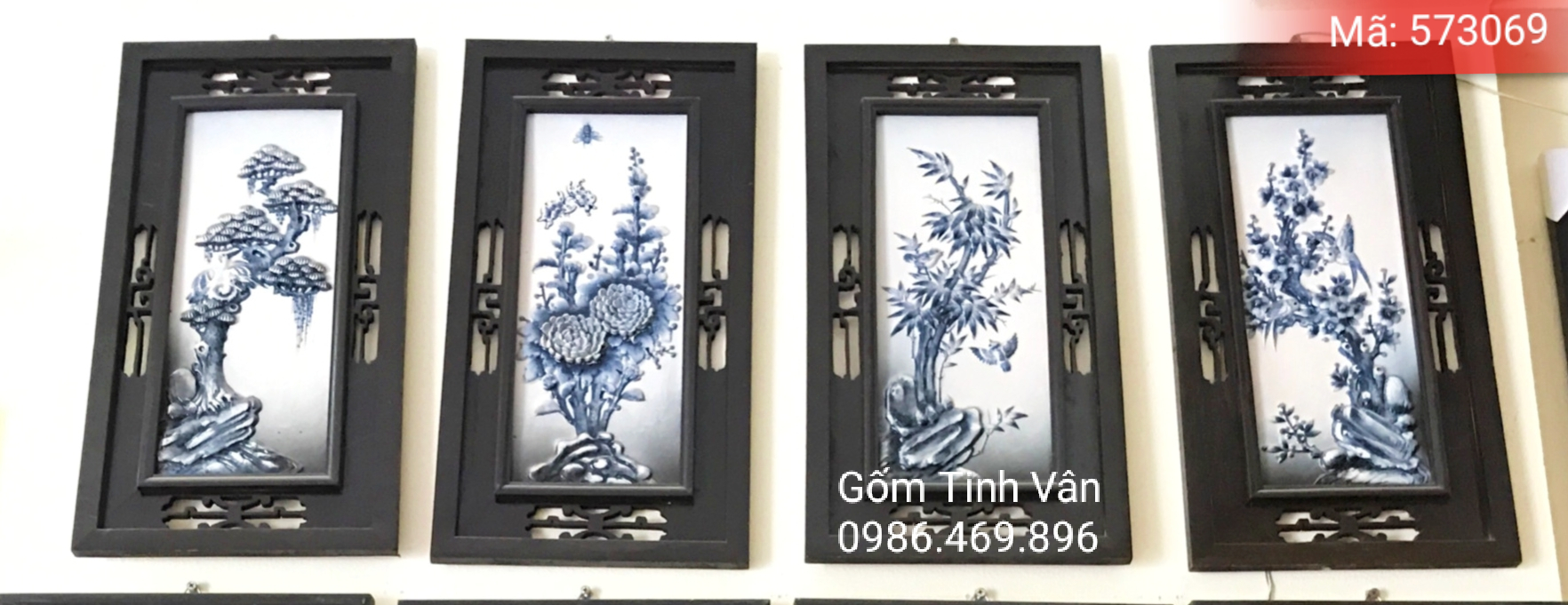 tranh tu quy men xanh lam truyen thong, hoa van dap noi thu cong tinh xao, kich thuoc 52x28 cm ca khung, gom su bat trang tinh van - ma 573069