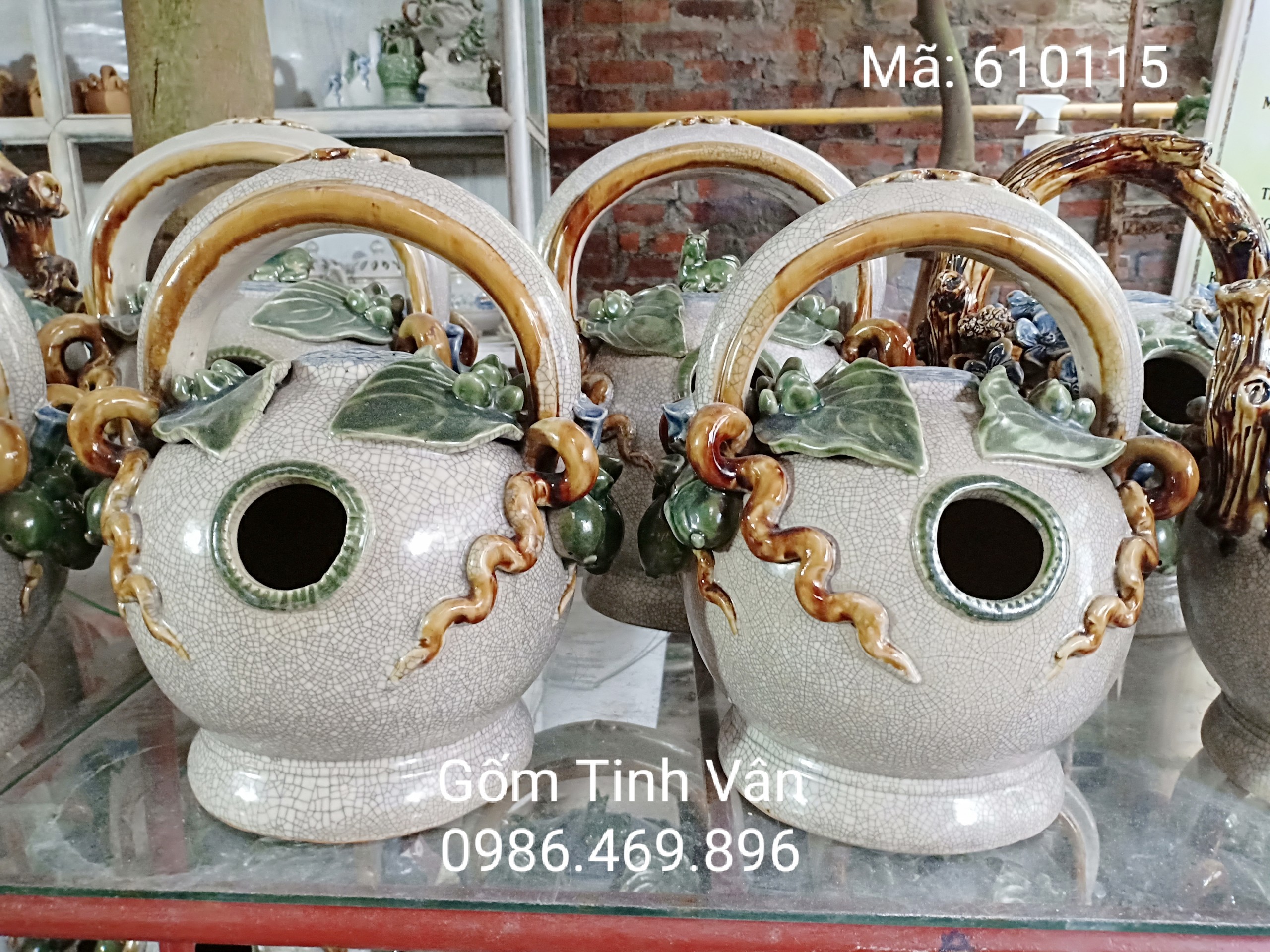 Bình vôi men rạn cổ hoa văn đắp nổi, cao 23 cm - Mã 610115 - Gốm Tinh Vân