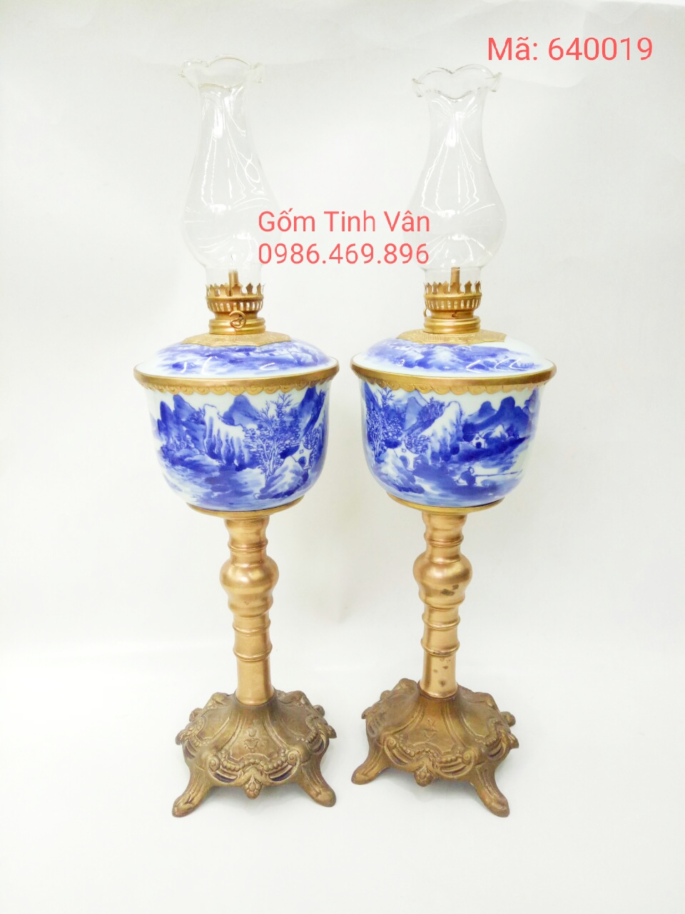 Đèn dầu chân đồng vẽ tay cảnh sơn thủy hữu tình men xanh lam - Mã sp 640019- cao 38 cm