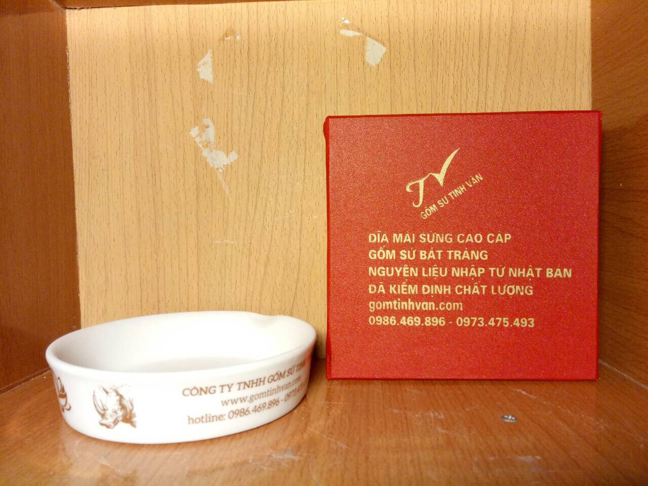 Đĩa mài sừng tê giác gốm sứ bát tràng đường kính 20cm, mã 270011, sản xuất theo công nghệ Nhật Bản, vẽ vàng 24k