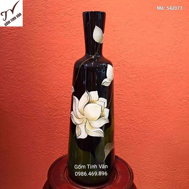 Bình hoa sơn mài màu đen dáng chày vẽ hoa sen - 542073