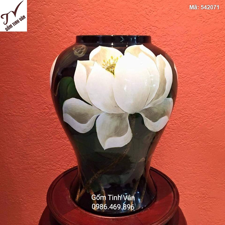 Bình hoa sơn mài màu đen dáng tỏi vẽ hoa sen trắng - 542071