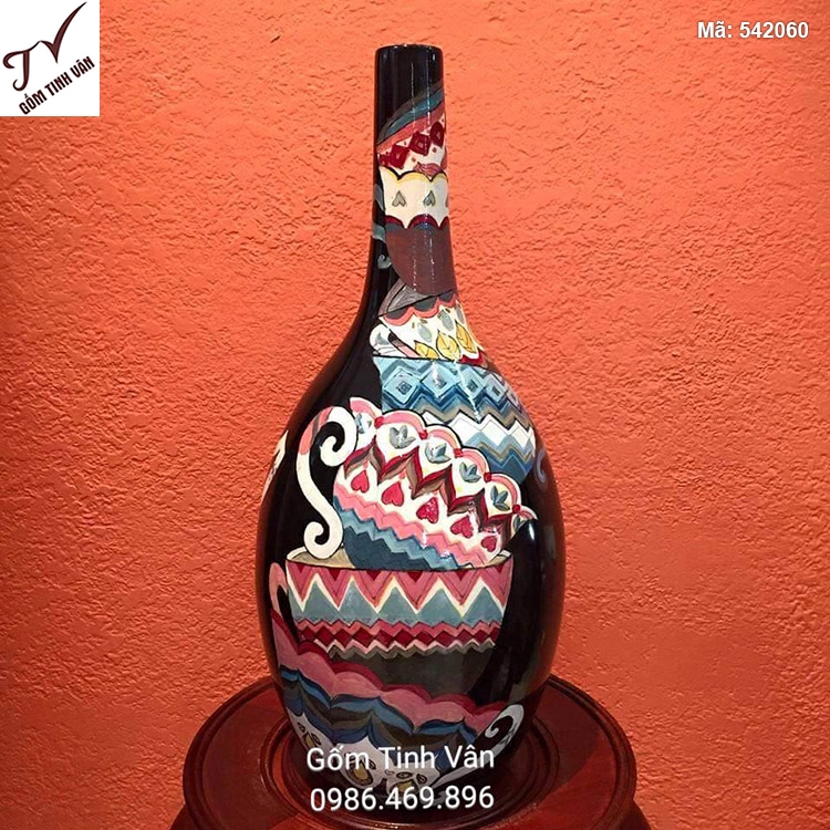 Bình hoa sơn mài dáng dài màu đen vẽ họa tiết - 542060