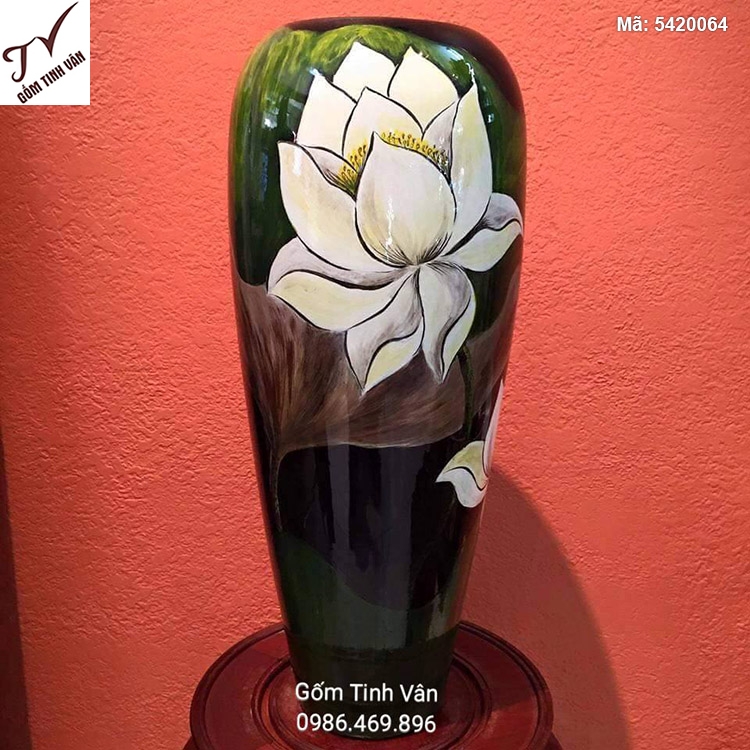 Bình hoa sơn mài màu đen vẽ hoa sen - 542064
