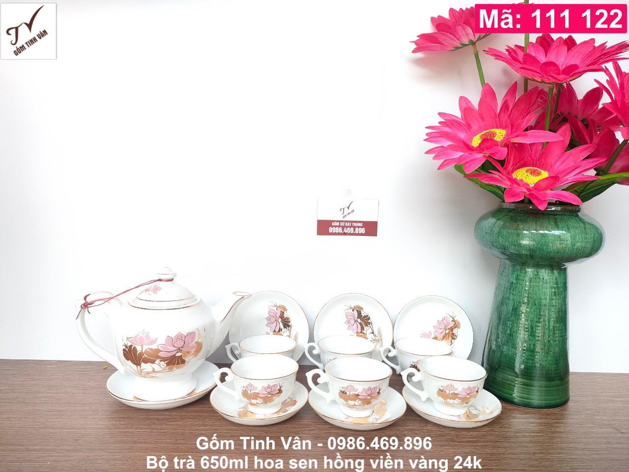 Bộ bình trà men trắng, dáng đèn thần, mã 111122, vẽ hoa sen hồng viền vàng 24k, 1 ấm 650ml, 6 chén, 7 đĩa, gốm bát tràng