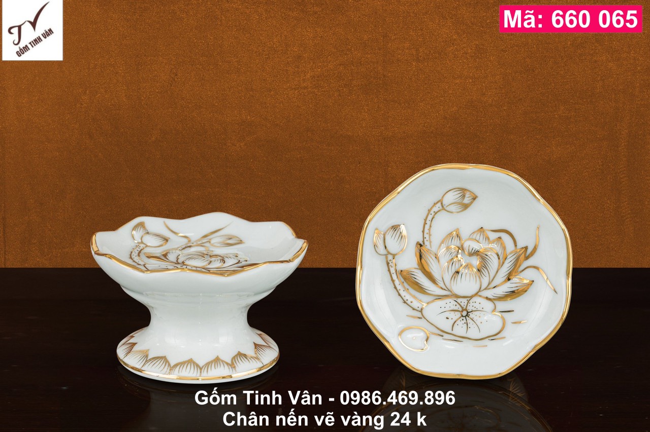 1 Chân nến, chân đèn cày, mã 660065, đk 8 cm, hoa sen đắp nổi, vẽ vàng 24k, đồ thờ cúng, gốm bát tràng, tinh vân