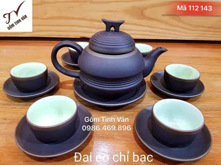Bộ bình trà gốm tử sa, nâu đen chỉ bạc, mã 112143, dáng ấm đai eo, dung tích 400ml, ly men xanh ngọc, gốm bát tràng tinh vân