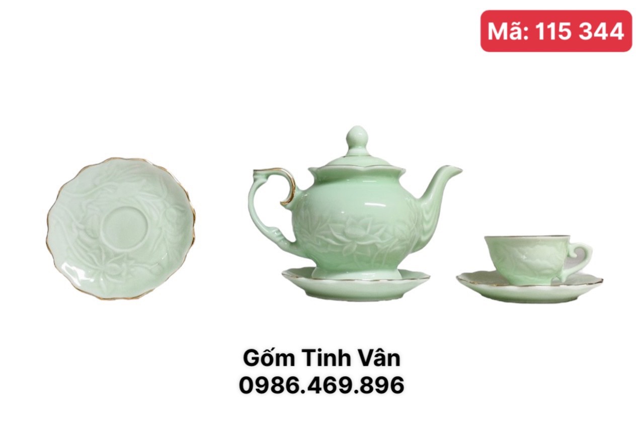 Bộ ấm chén men xanh ngọc bích mã 115344,hoạ tiết hoa sen nổi 3D viền vàng 24k, viền đĩa lượn sóng , sang trọng, cao cấp, làm quà tặng, trọn bộ gồm 1 ấm,6 ly,7 đĩa gốm Tinh Vân Bát Tràng