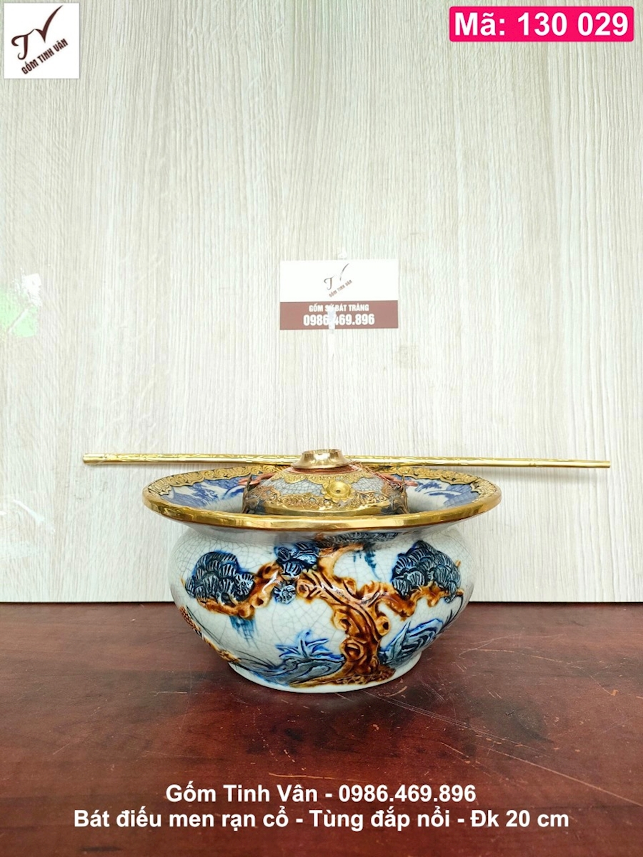 Bát điếu men rạn cổ, mã 130029, bọc viền đồng cao cấp, se điếu đồng, tùng đắp nổi 3D, đk 20 cm, gốm sứ bát tràng tinh vân
