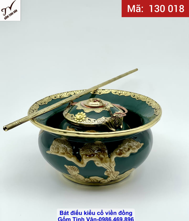 Bộ bát điếu men xanh ngọc lục bảo, viền đồng chạm trổ hoa văn, đường kính 22 cm, mã 130018, xe và nõ điếu bằng đồng, hoa văn nổi 3D, cảnh lão vọng câu cá, chạm trổ công phu tinh xảo, gốm sứ bát tràng tinh vân