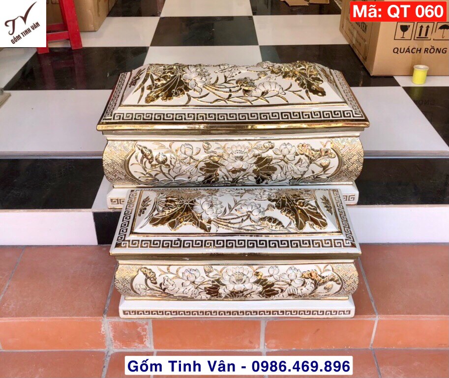 Bộ quách tiểu, bình tro, hũ cốt, mã QT060, cải táng, hỏa táng, bốc mộ, sang cát, men trắng, hoa sen đắp nổi 3D vẽ vàng 24k bền vĩnh cửu, sang trọng, chuẩn phong thủy, gốm bát tràng tinh vân cao cấp
