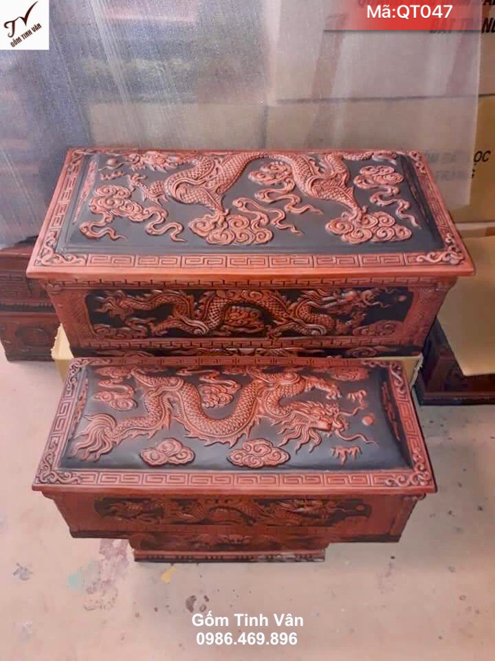 Quách tiểu cải táng gốm đất nung long cuốn thuỷ đắp nổi, mã QT047, quách ngoài cỡ 75x37x43, tiểu trong cỡ 67x27x33 cm, quách tiểu bốc mộ gốm bát tràng tâm linh