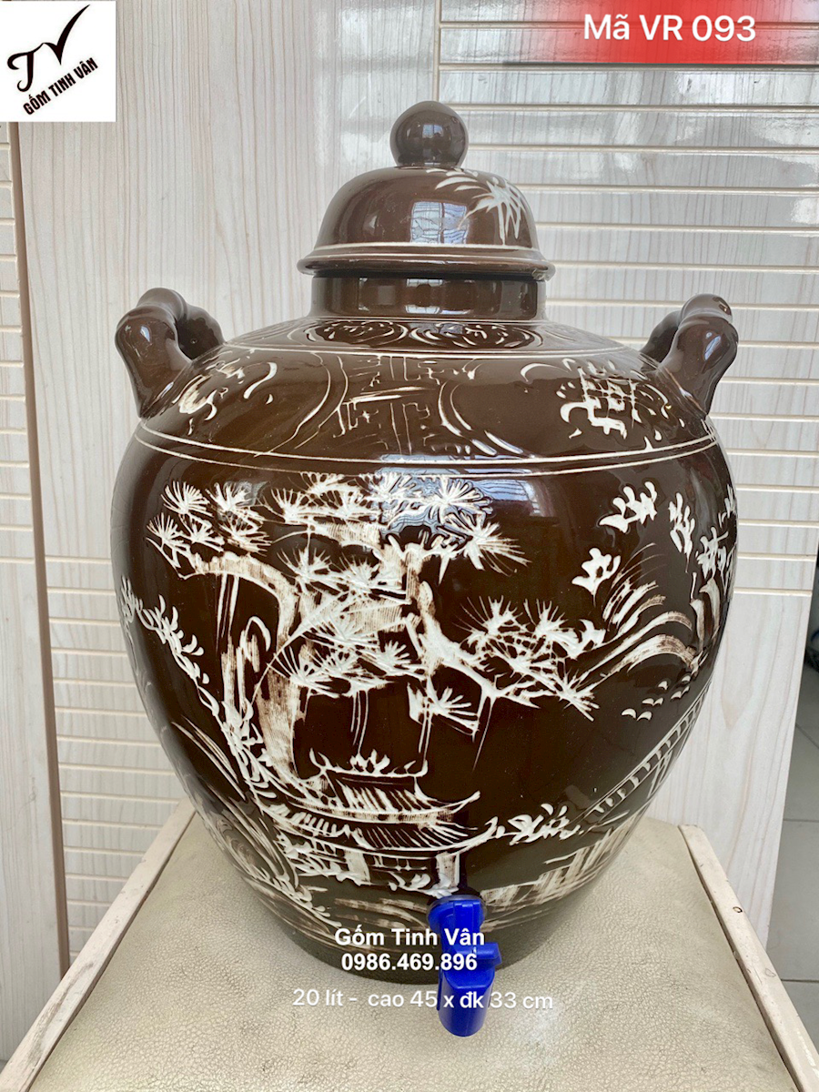 Bình ngâm rượu 20 lit men nâu cafe, ngâm rượu ngon, sạch sẽ, làm mát rượu, khử độc tố, hoa văn sơn thuỷ hữu tình chạm khắc 3D, có vòi nhựa, kích cỡ cao 45x đk 33 cm, gốm bát tràng tinh vân