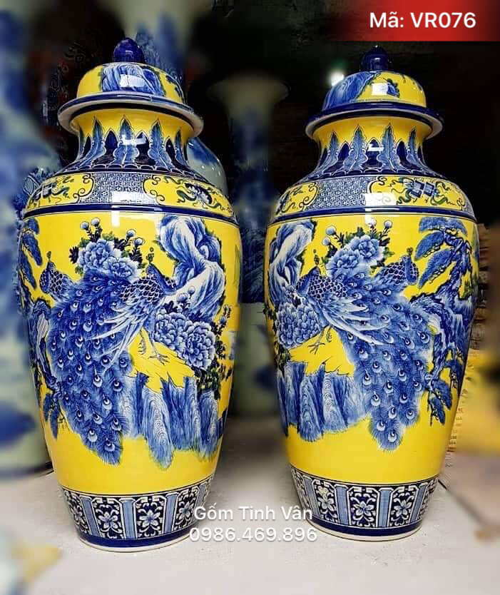 Cặp bình ngâm rượu 20 lit, mã VR076, men vàng cao cấp, vẽ hoa văn xanh lam cổ, cảnh chim công, vinh hoa phú quý, gốm bát tràng, tinh vân