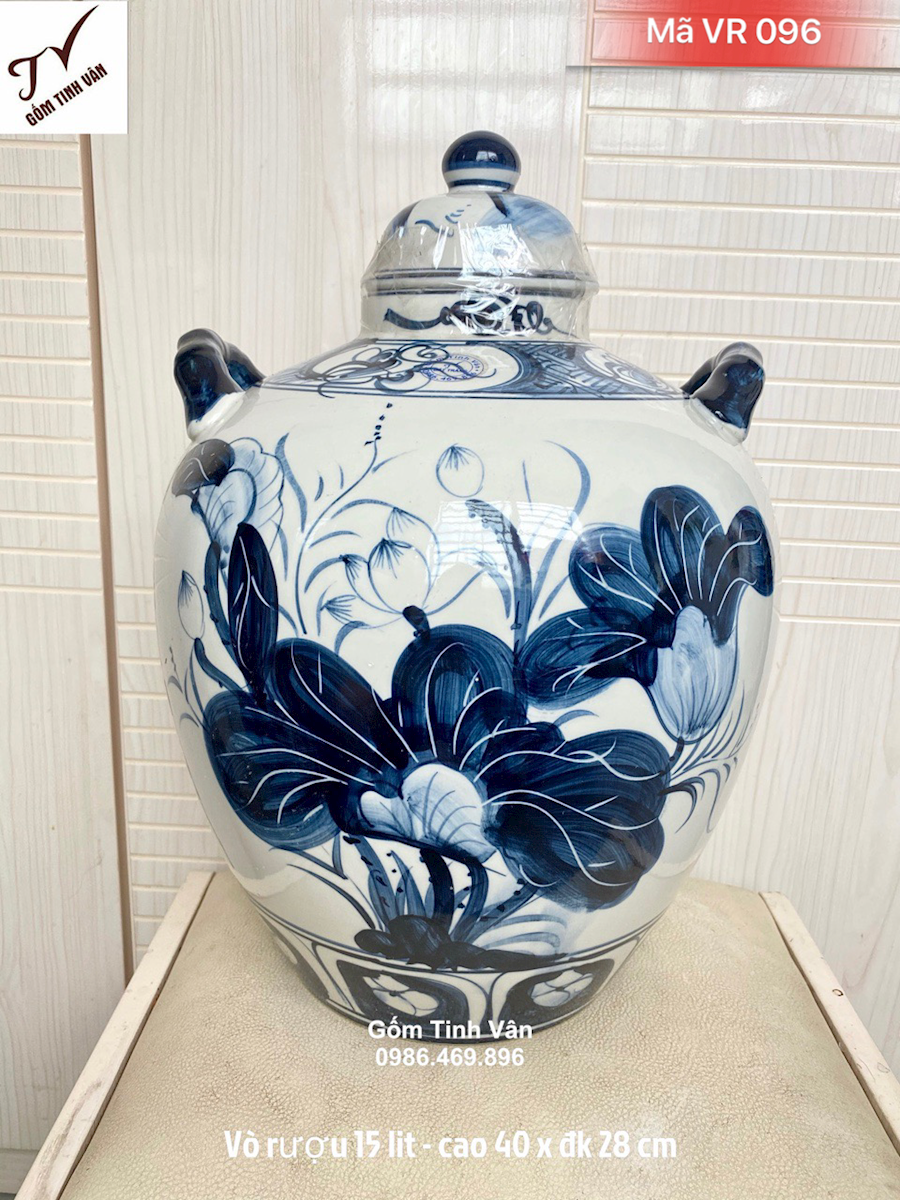 Chum ngâm rượu 15 lit men trắng hoa sen vẽ tay, mã VR096, cao 40 đk 28 cm, hoa văn xanh lam cổ sang trọng, có 2 tai xách, trưng bày phòng khách, ngâm rượu ngon, gốm bát tràng tinh vân