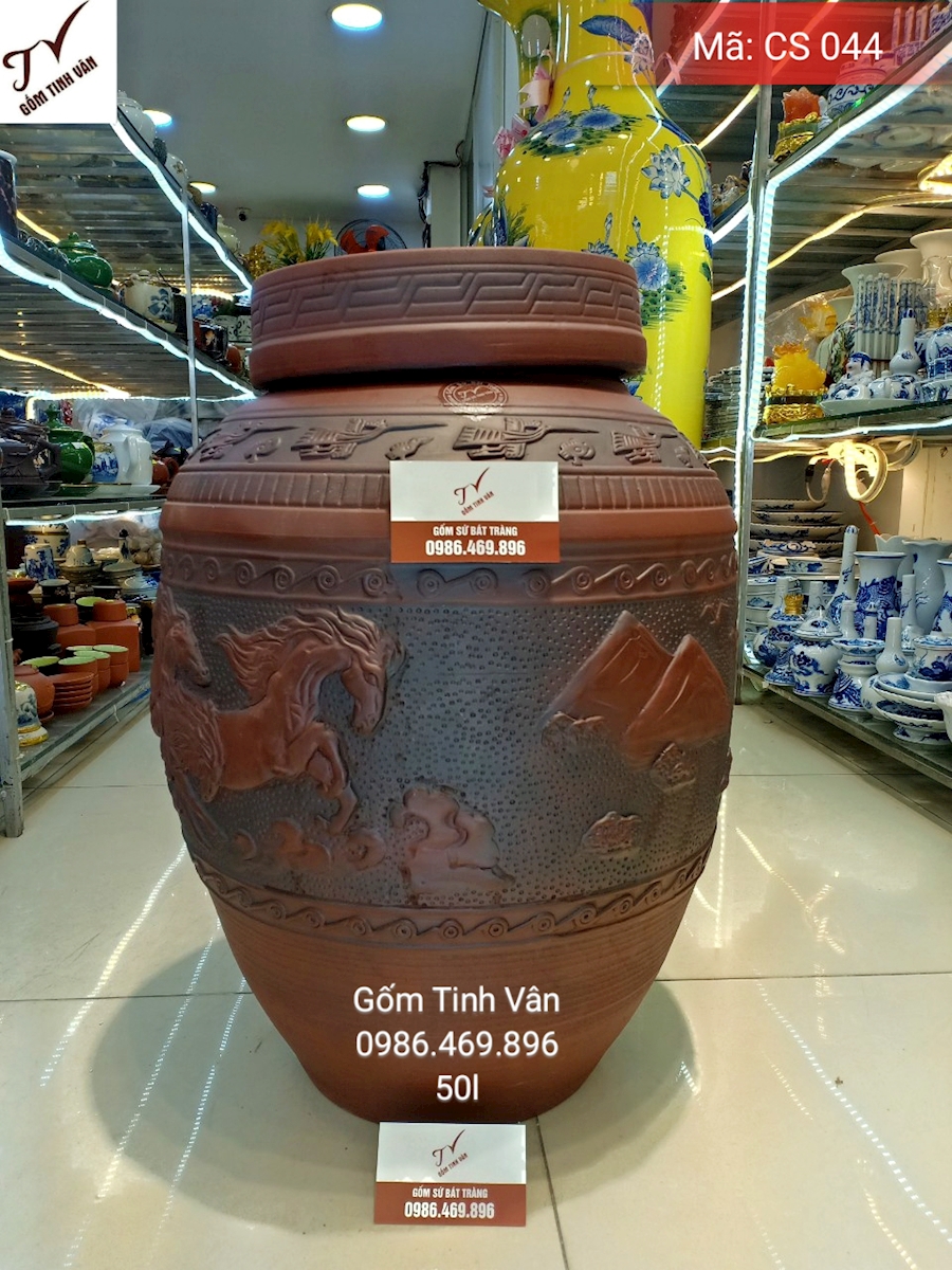 Chum sành chạm khắc nổi, mã CS044, hoa văn mã đáo thành công bát mã truy phong, gốm bát tràng, tinh vân, dung tích 50 lit