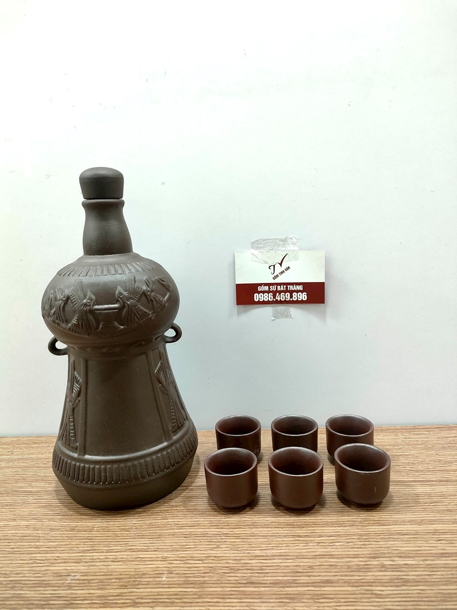 Bộ 1 nậm rượu trống đồng 1,25 lit và 6 ly rượu gốm tử sa nâu đen ko men khử độc, mã NR078, hồ lô rượu, bình rượu đẹp hoa văn trống đồng đông sơn âu lạc gốm sứ bát tràng tinh vân