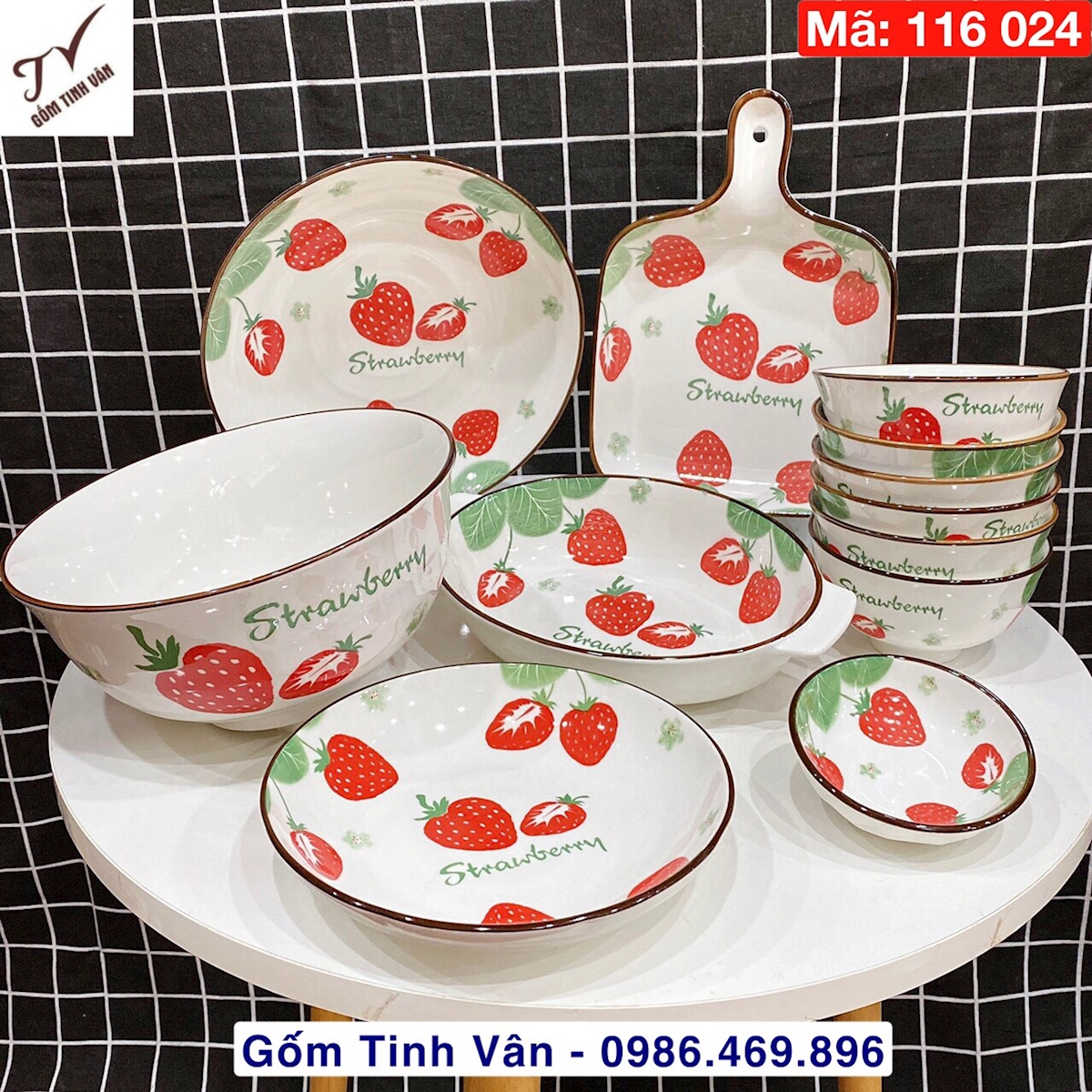 Bộ 12 món tô chén đĩa, mã 260056, men trắng hoa văn dâu tây, bộ gồm 6 chén cơm, 1 chén chấm, 1 chảo vuông, 1 đĩa tròn 18 cm, 1 đĩa tròn 20 cm, 1 tô nhỏ, 1 tô to, gốm tinh vân cao cấp