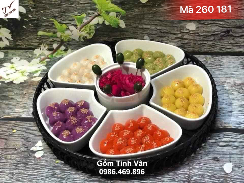 Bộ khay đĩa bông hoa 5 cánh, mã 260181, đk 28 cm, sứ trắng cao cấp, kết hợp mây tre đan mộc mạc, gốm bát tràng, tinh vân