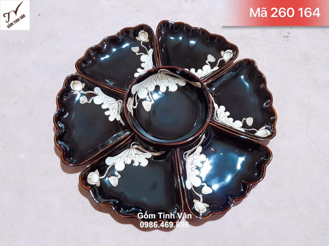 Set đồ ăn hoa mặt trời, mã 260164, men nâu đen hoả biến, vẽ hoa sen trắng tinh tế, đk 55 cm và 6 chén cơm, gốm sứ bát tràng tinh vân