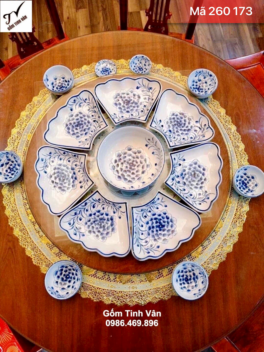Set tô chén đĩa mặt trời, mã 260173,  vẽ hoa mẫu đơn xanh lam truyền thống, dk 55 cm, thêm 6 chén cơm, 1 muối, 1 mắm, hoa văn sắc nét, tinh xảo, gốm sứ bát tràng