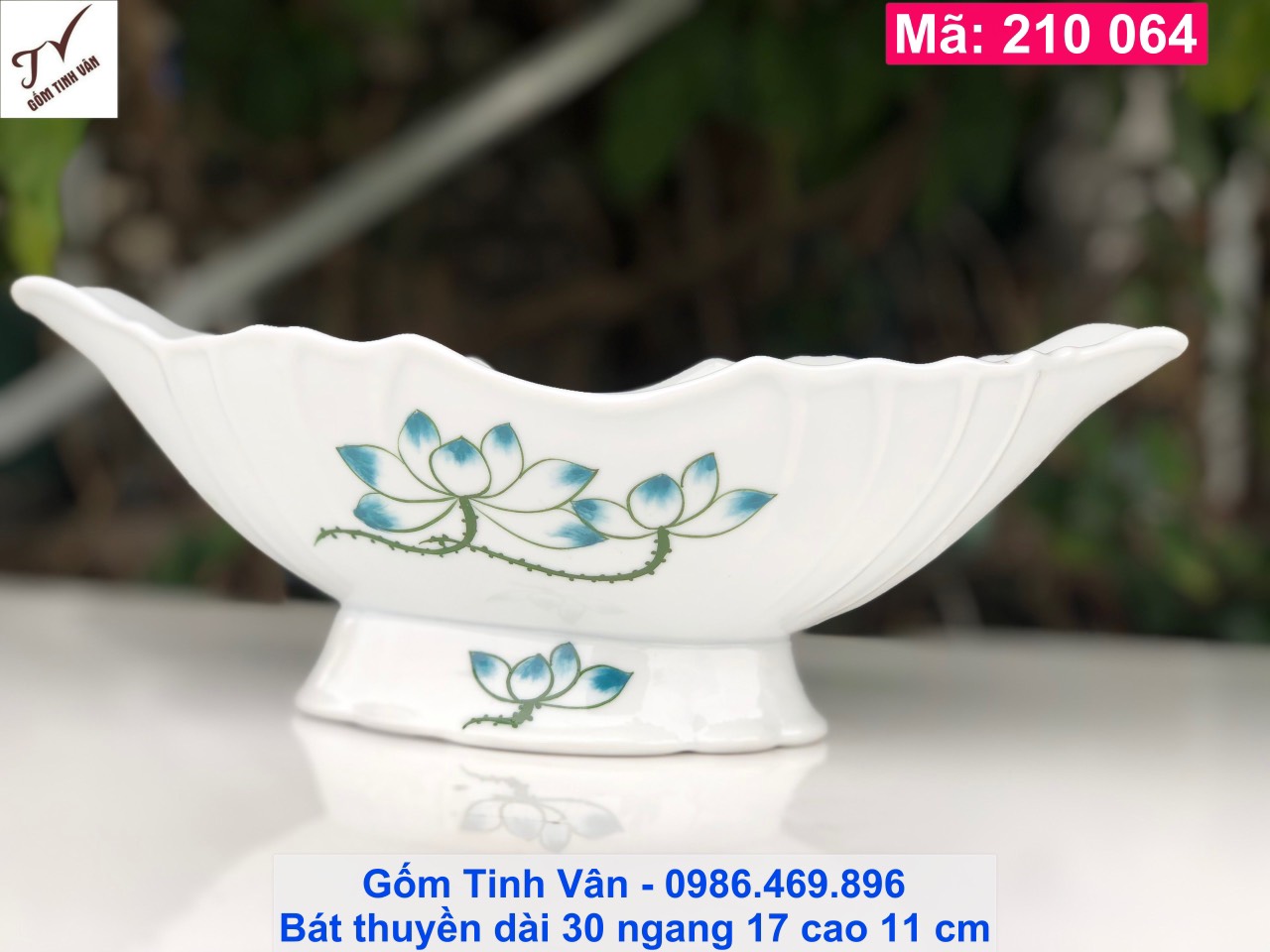 Bát tô thuyền đựng gà, mã 210064, men trắng, vẽ tay hoa sen xanh, dài 30 ngang 17 cao 11 cm, tô chén đĩa gốm sứ bát tràng tinh vân