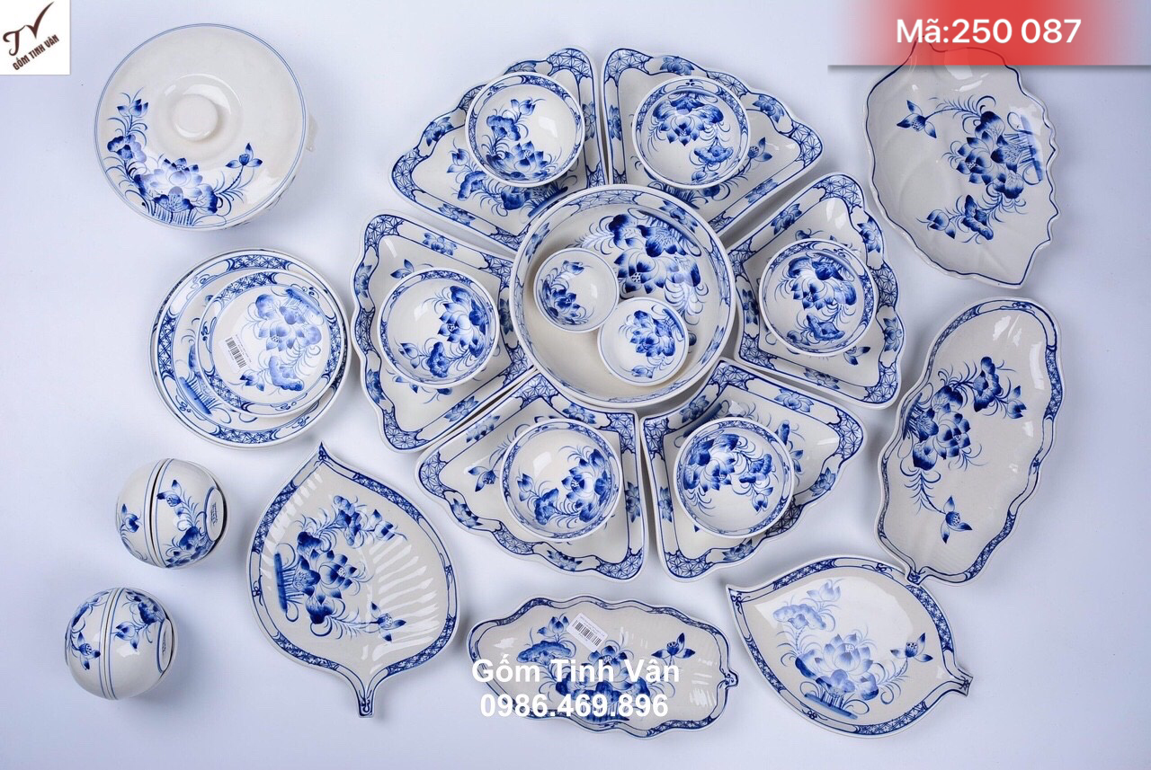 Bộ tô chén đĩa hoa mặt trời, vẽ tay hoa sen xanh lam, mã 250087, gồm chén cơm, đĩa lá, đĩa tròn, thố cơm, tô canh, hoa văn nhẹ nhàng, sang trọng, bộ bát đĩa gốm bát tràng cao cấp