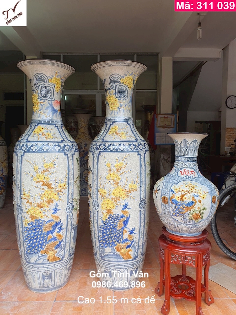 Lọ lục bình tứ quý men rạn cổ, mã 311039,cảnh Xuân Hạ Thu Đông, đắp nổi 3D, trưng phòng khách, phòng thờ, cao 1.55m cả đế sứ, độc bình dáng tỏi cao 50cm chưa đế.