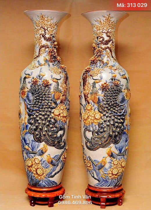 Lọ lục bình vinh hoa phú quý, mã 313029, cao 1,75 m cả đế, men rạn cổ chạm khắc nổi tinh xảo, gốm bát tràng, tinh vân