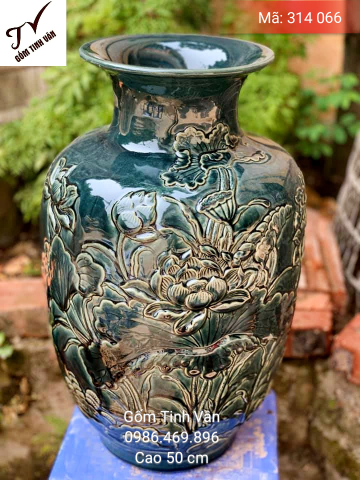 Lọ tiểu lục bình dáng bí, mã 314066, cao 50 cm, men xanh ngọc hoả biến, hoa sen khắc nổi, gốm sứ bát tràng, tinh vân