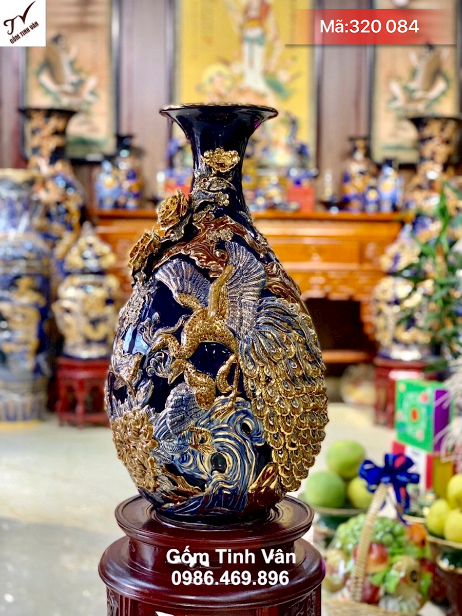 Tỳ bà phong thuỷ đắp nổi chim công rát vàng 24k, mã 320084, men xanh đen, cao 60 cm đk 35 cm, bình gốm phong thuỷ hút lộc bát tràng