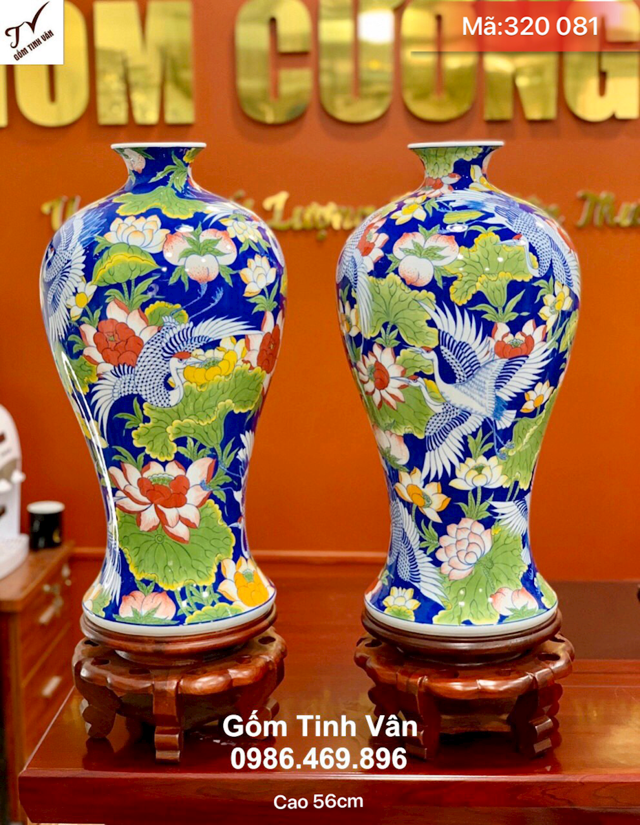 Cặp mai bình tích lộc vẽ tay, mã 320081, cao 56 cm, cảnh bách điểu ngàn hoa, chân đế gỗ hương cao cấp, phối màu hài hoà, nhã nhặn, hoa văn sắc nét, tinh xảo, mai bình phong thuỷ gốm bát tràng