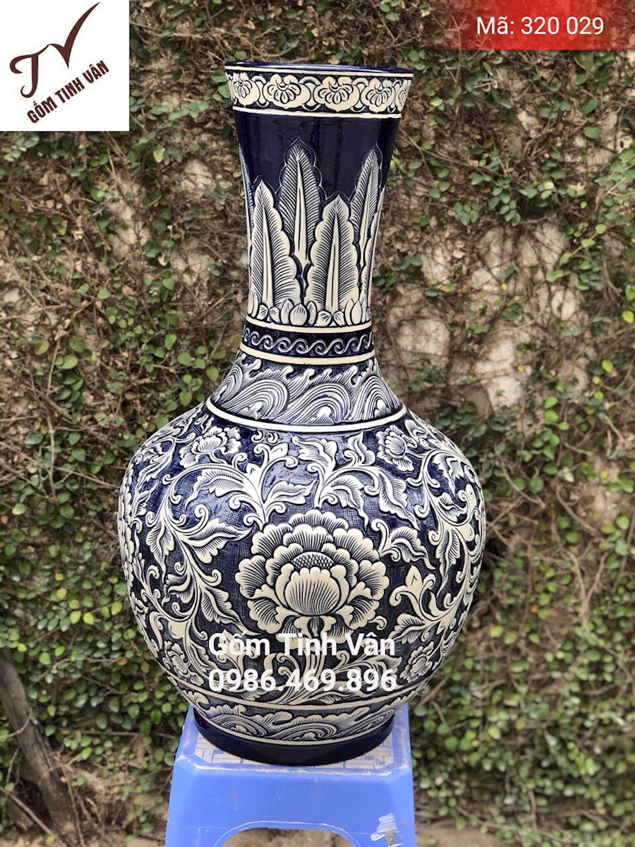 Lọ độc bình dáng tỏi, mã 320029, hoa phù dung đắp nổi, men xanh rêu cổ, cao 57 cm, gốm bát tràng, tinh vân