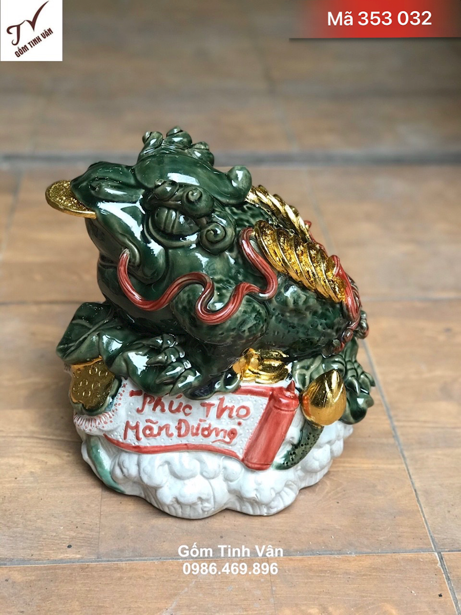 Tượng cóc ngậm tiền, thiềm thừ rát vàng 24k, mã 353032, tượng phong thuỷ phúc thọ mãn đường, men xanh ngọc lục bảo, cao 28 rộng 20 dài 22 cm, gốm bát tràng cao cấp