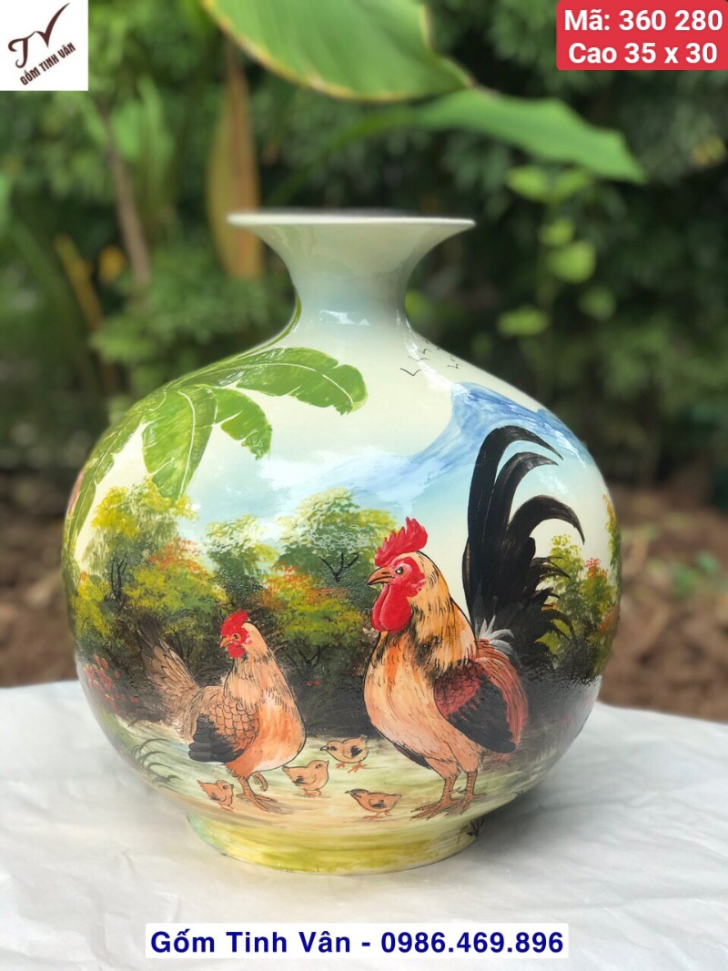 Bình hút tài lộc phong thủy, mã 360280, cao 35 x 30 cm, vuốt tay thủ công, cảnh đàn gà ờ làng quê thanh bình, ngũ phúc lâm môn, khai tài đổi vận, gốm bát tràng tinh vân