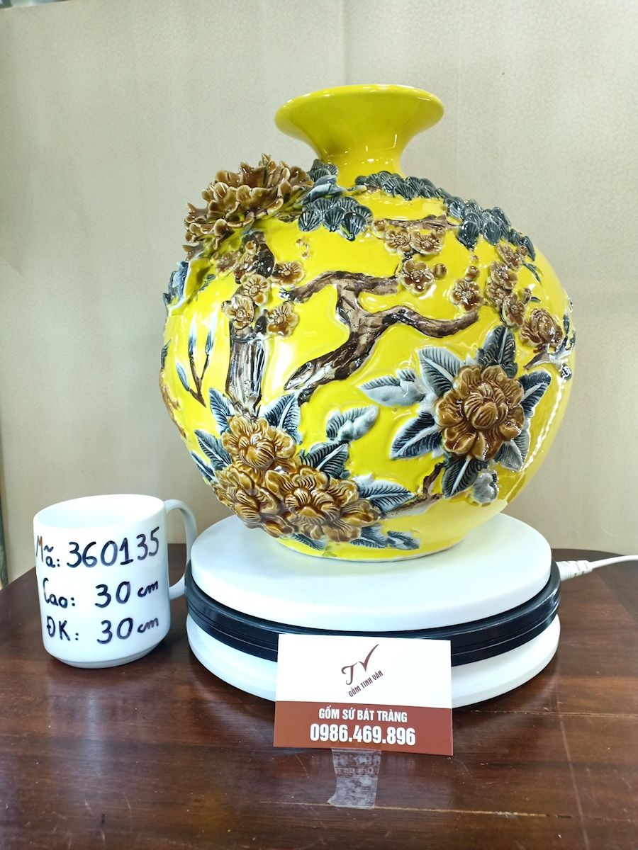 Bình hút lộc mã đáo thành công, mã 360135, men vàng, hoàng kim, hoa văn đắp nổi 3D tinh xảo, bình phong thuỷ, cao 30 đk 30 cm, gốm bát tràng tinh vân cao cấp