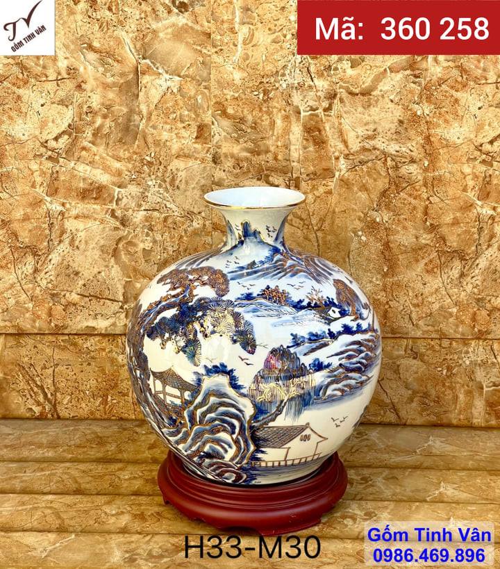 Bình hút tài lộc mã 360258, vẽ tay sắc nét cảnh sơn thủy hữu tình, xanh lam truyền thống, vẽ vàng 24 k sang trọng đẳng cấp, quà tặng, quà biếu, bình gốm phong thủy, trưng bày phòng khách, phòng thờ tặng kèm chân đế gỗ hương, gốm sứ bát tràng tinh vân
