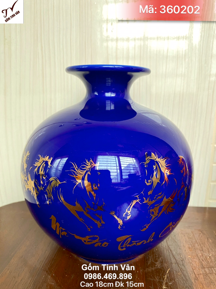 Bình hút tài lộc men xanh dương mệnh thuỷ, mã 360202, cao 18 đk 15cm, vẽ vàng 24 k, mã đáo thành công, bình phong thuỷ bát tràng