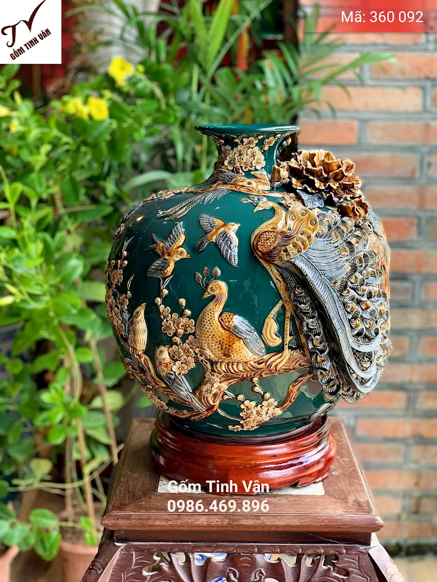 Bình hút tài lộc, mã 360092, cảnh chim công hoa phù dung, vinh hoa phú quý, men xanh lục, hoa văn đắp nổi, mệnh mộc, gốm bát tràng, tinh vân, cao 30-35 cm
