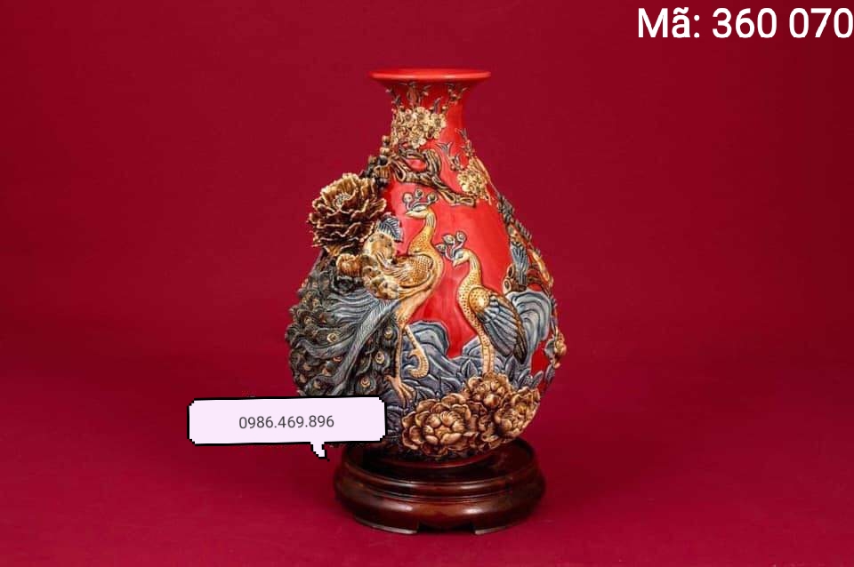 Lọ tỳ bà hút tài lộc, mã 360070, men đỏ, đắp nổi chim công, vinh hoa phú quý, cao 35 cm, gốm bát tràng, tinh vân