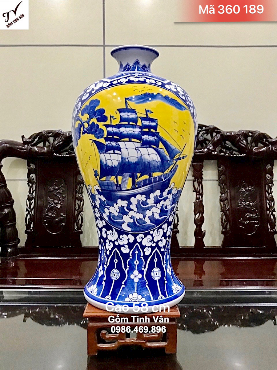 Mai bình phú quý cao 58 cm, mã 360189, men vàng hoàng kim, vẽ tay cảnh thuận buồm xuôi gió, công thành danh toại, hoa văn xanh lam truyền thống, gốm sứ bát tràng cao cấp