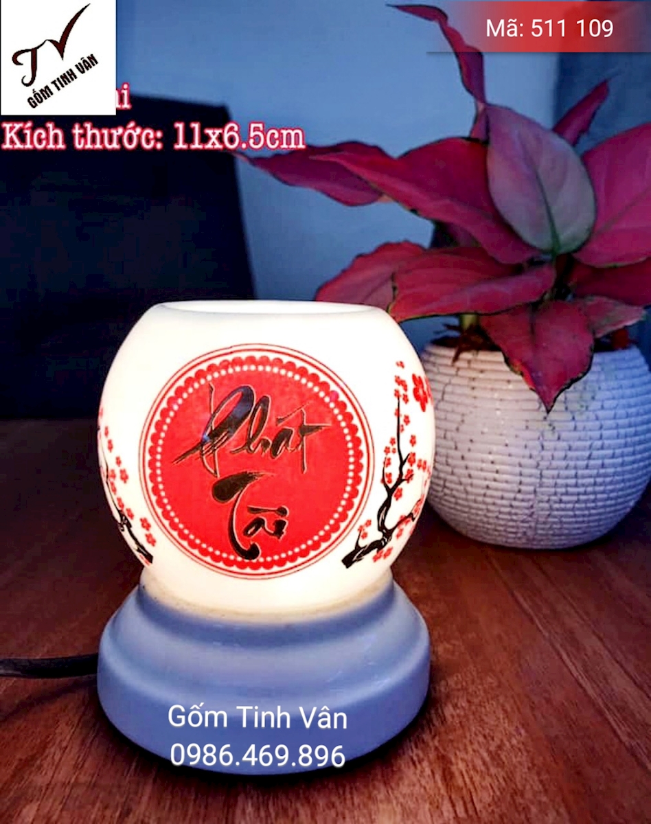 Đèn xông tinh dầu điện, mã 511109, cao 11- đường kính 6,5 cm, chữ phát tài, vẽ hoa đào, ý nghĩa năm mới phát tài, gốm sứ bát tràng tinh vân