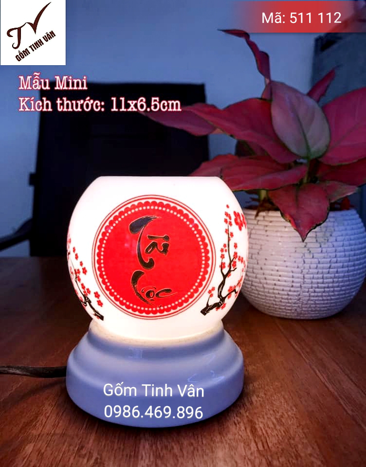 Đèn xông tinh dầu điện, mã 511112, cao 11- đường kính 6,5 cm, chữ tài lộc, vẽ hoa đào, ý nghĩa năm mới phát tài, gốm sứ bát tràng tinh vân