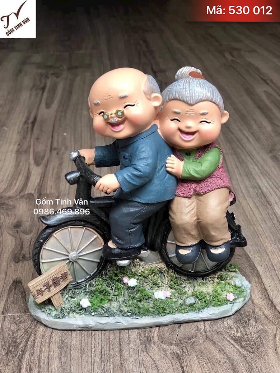 Tượng ông bà đi xe đạp, mã 530012, hóng gió, an hưởng tuổi già, bình yên, hạnh phúc trăm năm, gốm tinh vân