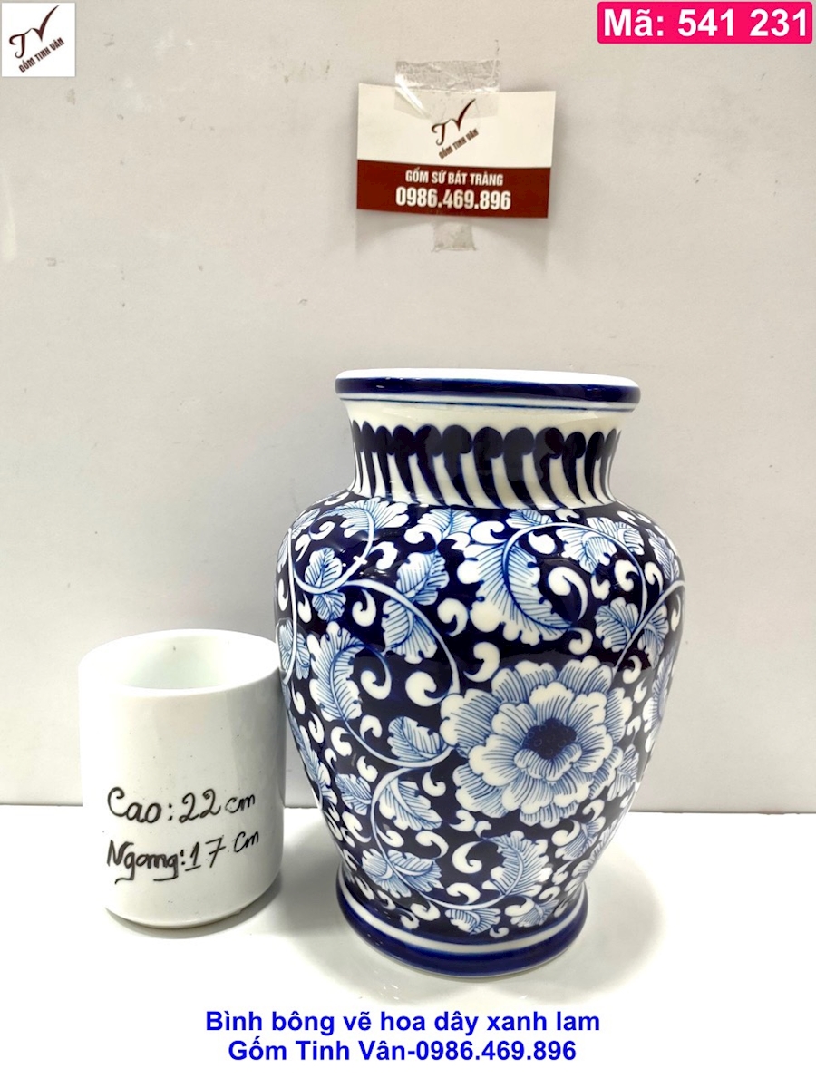 Bình bông, lọ cắm hoa nghệ thuật, mã 541231, vẽ tay hoa dây xanh lam truyền thống, cao 22 ngang 17 cm, cắm hoa sen, hoa hồng, hoa ly..., hoa văn vẽ tay sắc nét tinh xảo, gốm sứ bát tràng tinh vân