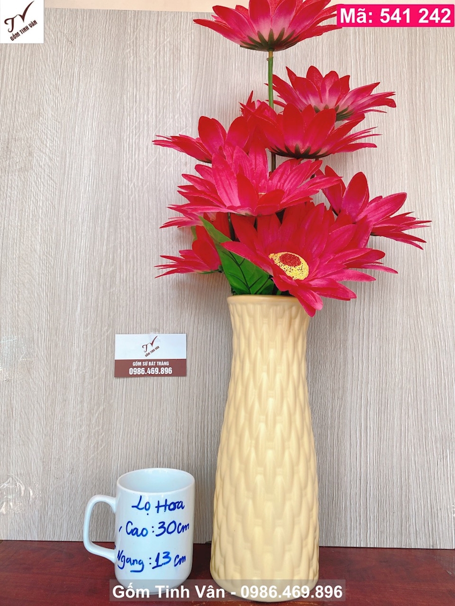 Bình bông nghệ thuật khắc kim cương, mã 541242, men vàng, cao 30cm, gốm sứ bát tràng tinh vân